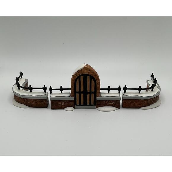 Dept 56 Churchyard Gate And Fence Heritage Village Christmas #58068 Lot 2 - Picture 1 of 10